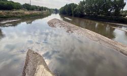 Tunca Nehri alarm veriyor: Su seviyesi yer yer 30 santimetreye kadar düştü