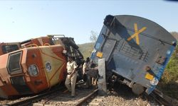 Hindistan'da son bir yılda tren kazalarında 8 bin 700'den fazla kişi hayatını kaybetti