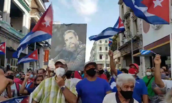 Küba Devlet Başkanı “Sokaklar Devrimcilerindir” dedi, halkı sokağa çağırdı