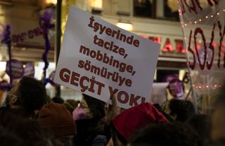 102 gazeteciden taciz ifşalarına destek