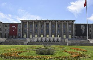 TBMM’de yoğun mesai: Vergi düzenlemeleri ve bedelli askerlik teklifi görüşülecek