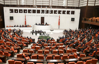 TBMM Başkanlığı'na, aralarında Özgür Özel'in de yer aldığı 3 milletvekiline ait dokunulmazlık dosyaları sevk edildi