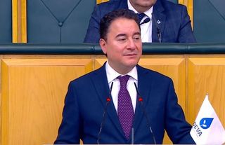 Babacan: Damat ve kayınpeder el ele verip saçma sapan politikalarla piyasayı öngörülemez hale getirdiler