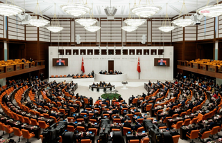 Milli Eğitim Bakanlığı ile Aile ve Sosyal Hizmetler Bakanlığı'nın bütçeleri kabul edildi