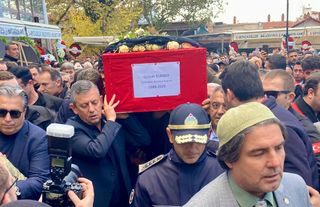 Ferdi Zeyrek’ten sonra bu kez de binler Cumhuriyet Meydanı’nda Gülşah Başkanı dualarla uğurladı