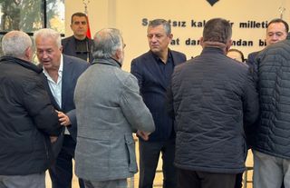 CHP Genel Başkanı Özel, Durbay ailesiyle taziye kabulüne devam etti