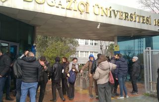 Boğaziçi Üniversitesi mezunlarından rektörlük uygulamalarına ve Cumhurbaşkanı Erdoğan'ın ziyaretine ilişkin bildiri