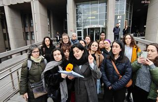 Ankara’daki deprem anmasında polis şiddetine maruz kalan kadınlardan suç duyurusu