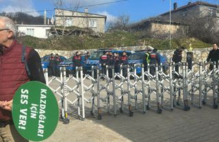 Kazdağları'nda altın madeni projesinin toplantısı protestolarla karşılandı