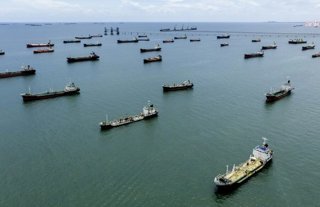 İran, Hürmüz'den geçecek gemiler için alternatif rota açıkladı