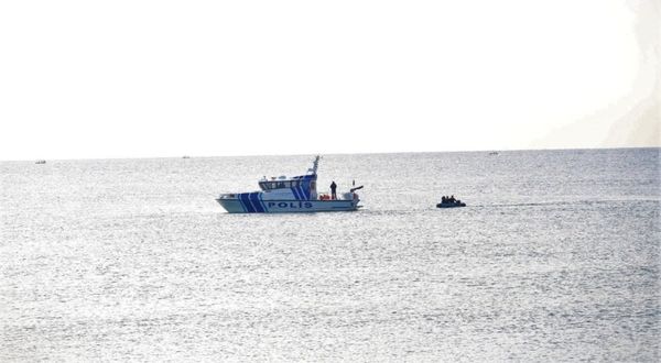 MSB duyurdu: "Kaş açıklarında içinde 45 kişinin olduğu tekne battı"