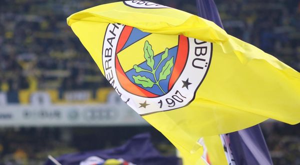 Fenerbahçe, UEFA Avrupa Ligi B Grubu ilk maçında, sahasında Ukrayna'nın Dinamo Kiev takımını 2-1 mağlup etti