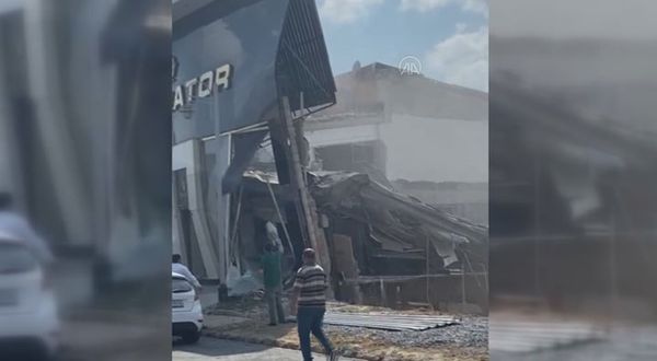 İstanbul'da sanayi sitesinde bina çöktü