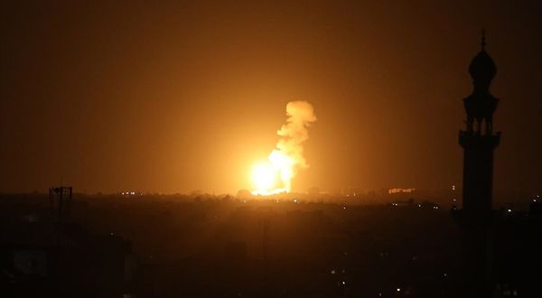 İsrail, Gazze Şeridi'ndeki üç bölgeye hava saldırısı düzenledi