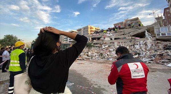 İzmir'de 6828 depremzede, boş senet imzalamak zorunda bırakıldı
