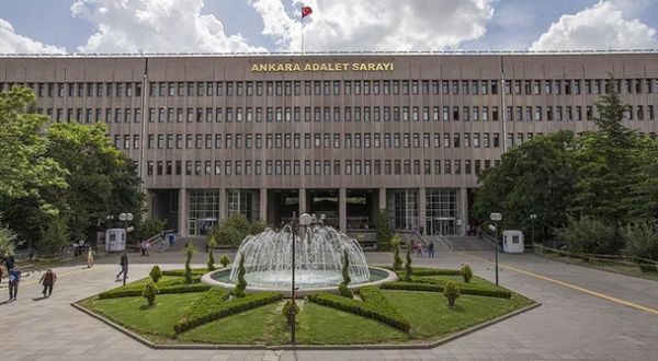 Ankara'da adliyelerde artık avukatların da üstleri aranacak
