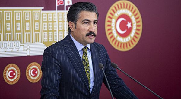 Gazeteci İsmail Saymaz: "AK Parti, Cahit Özkan’dan istifa etmesini istedi"