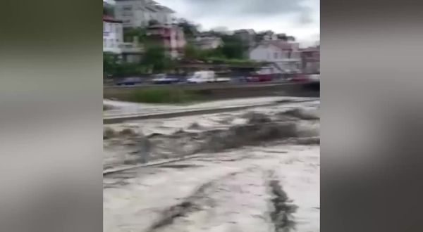 Kastamonu'da son durum: Yollar su altında, köprüler zarar gördü