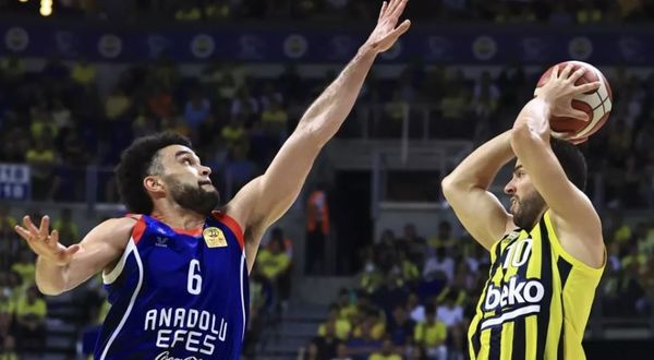 Fenerbahçe Beko final serisinde bir adım öne geçti