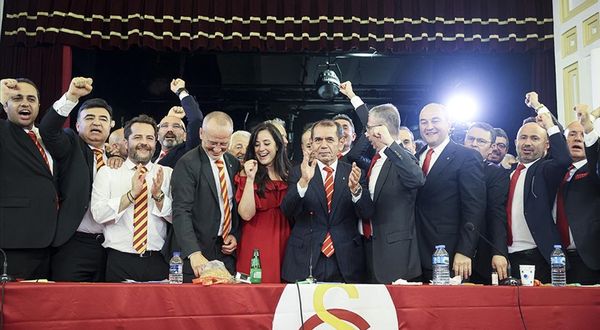 Galatasaray Kulübünde Dursun Özbek, 4 yıl aradan sonra tekrar başkanlığa seçildi