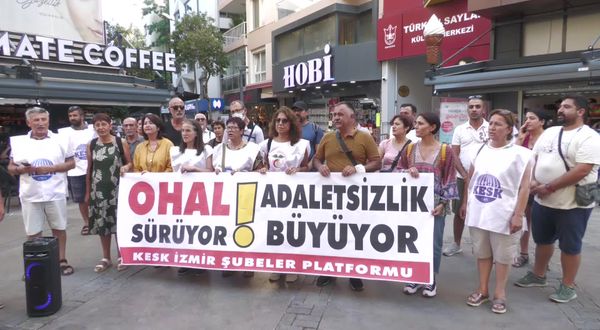 İzmir'de kamu emekçilerinden OHAL protestosu