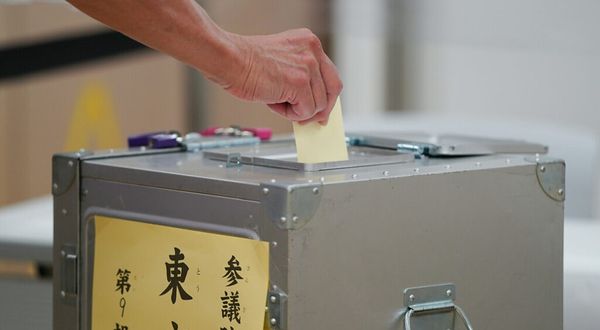 Japonya’da seçimleri öldürülen eski Başbakan Şinzo Abe’nin partisi kazandı