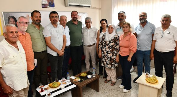 Çiğli Belediye Başkanı Gümrükçü'den siyasi parti temsilcilerine ziyaret
