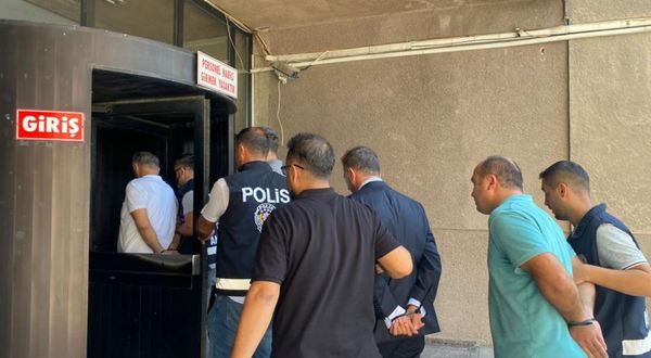 AKP'li Zehra Taşkesenlioğlu'nun boşanmak üzere olduğu eski eşi Ünsal Ban hakim önüne çıkıyor