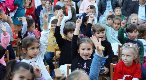 Bayraklı'da Ayda Bebek Anaokulu'nda Cumhuriyet coşkusu