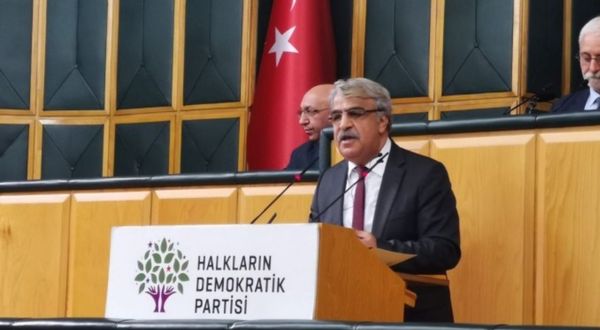 Sancar, AKP ziyaretiyle ilgili konuştu: AKP'yi eleştiriyormuş gibi yapıp bizi kriminalize ediyorlar