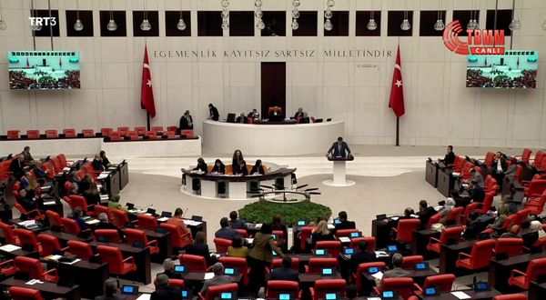 Meclis üzerindeki vesayetin araştırılması önerisi, AKP ve MHP oylarıyla reddedildi