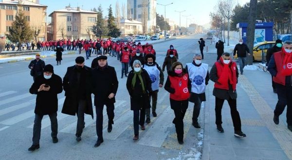 Metal işçileri engellemelere rağmen Ankara'ya ulaştı