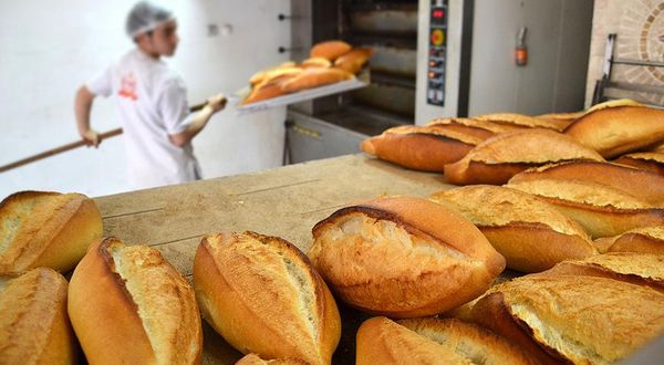 İzmir'de ekmeğe 30 kuruş zam yapıldı