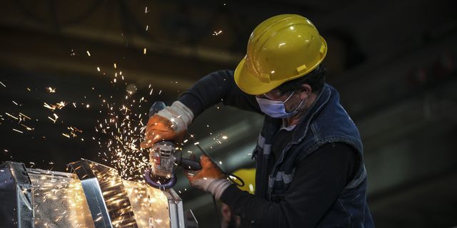 Türkiye büyüyor, işçinin maaşı küçülüyor
