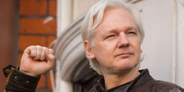 Ekvador, Julian Assange'ı vatandaşlıktan çıkardı