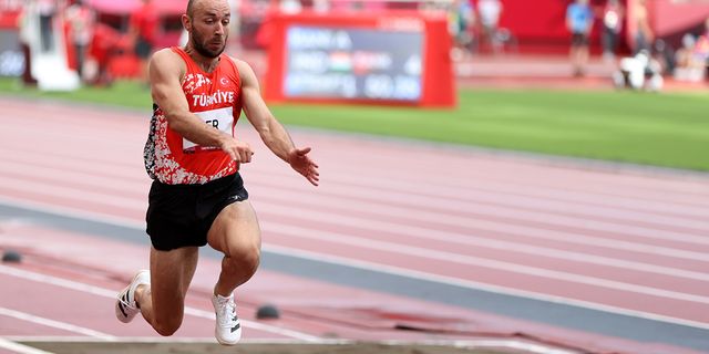 Milli atlet Necati Er, üç adım atlamada finale yükseldi
