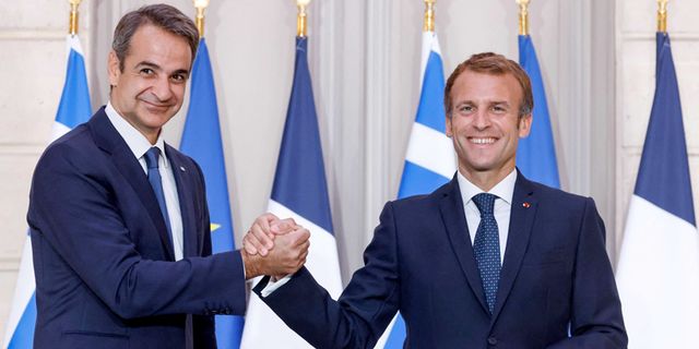 Yunanistan, Fransa'dan 3 adet fırkateyn alacağını duyurdu.