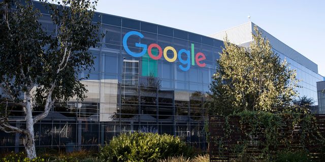 Google, evden çalışma süresini bir yıl daha uzattı