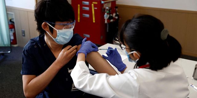 Japonya'da üçüncü doz aşının uygulanmasına kararı verildi