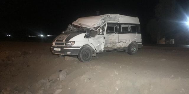 Kayseri'de tarım işçilerini taşıyan minibüs kaza yaptı