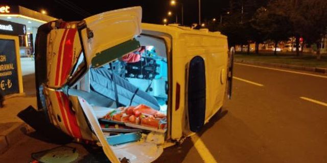 Nevşehir'de hasta taşıyan ambulans ile otomobil çarpıştı: 4 yaralı