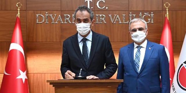 Bakan Özer duyurdu: Diyarbakır'da 21 sınıfta yüz yüze eğitime ara verildi