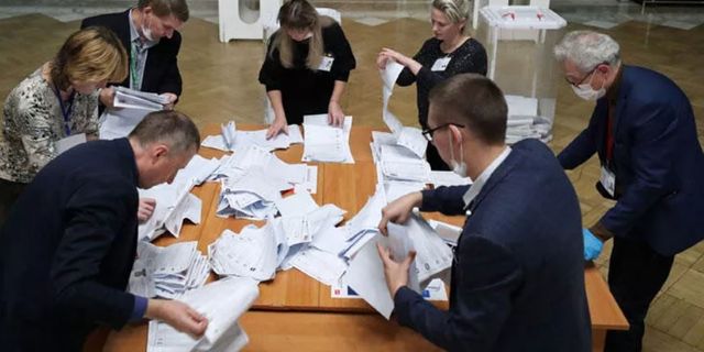Rusya’da Duma seçimlerini Vladimir Putin’in partisi kazandı