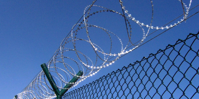 Edirne Valiliği'nden göçmen uyarısı: Dinlenme tesislerine duvar örün, jiletli tel çekin