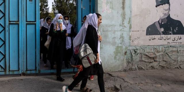 "Taliban yakında Afganistan'ın tamamında kızların ortaokula gitmesine izin verecek"