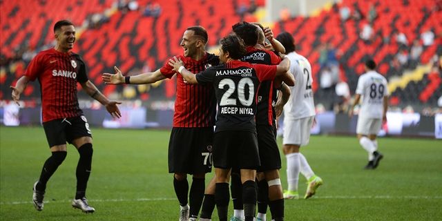 Süper Lig'in 8. haftasında Gaziantep, Altay'ı 4-1 mağlup etti