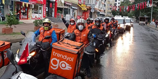 Trendyol’da çalışan motokuryeler eylemde: "Yönetim nerede, emekçiler burada"