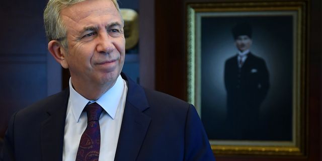 Ankara Büyükşehir Belediye Başkanı, elektriği kesilen vatandaşların borcunu ödedi