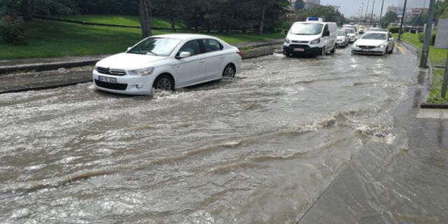 Ankara Valiliği: Bayramın ilk günü şiddetli sağanak etkili olacak, sele karşı tedbirli olunmalı
