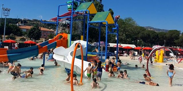Aydınlılar'dan Tekstil Park'ta açılam çocuk aquaparkı'na yoğun ilgi
